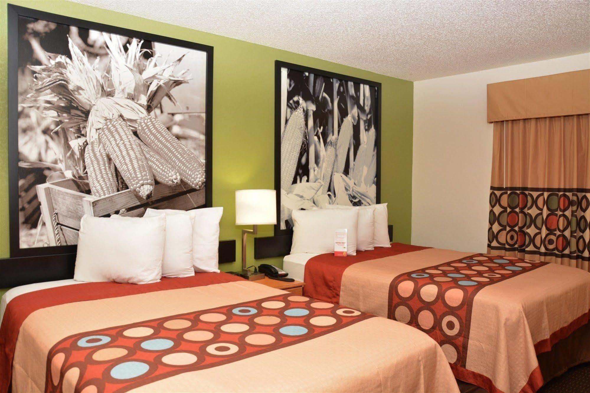 Hotel Super 8 By Wyndham Corydon Esterno foto